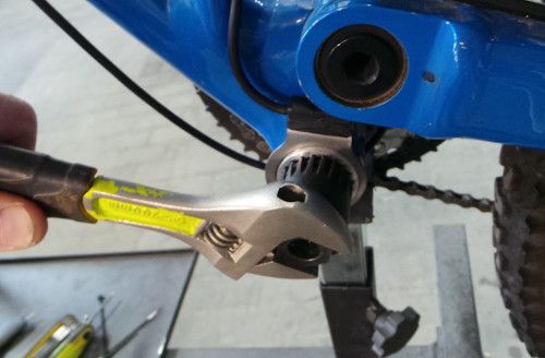 Démonte boîtier de pédalier Etapes de montage d'un moteur BBS Bafang